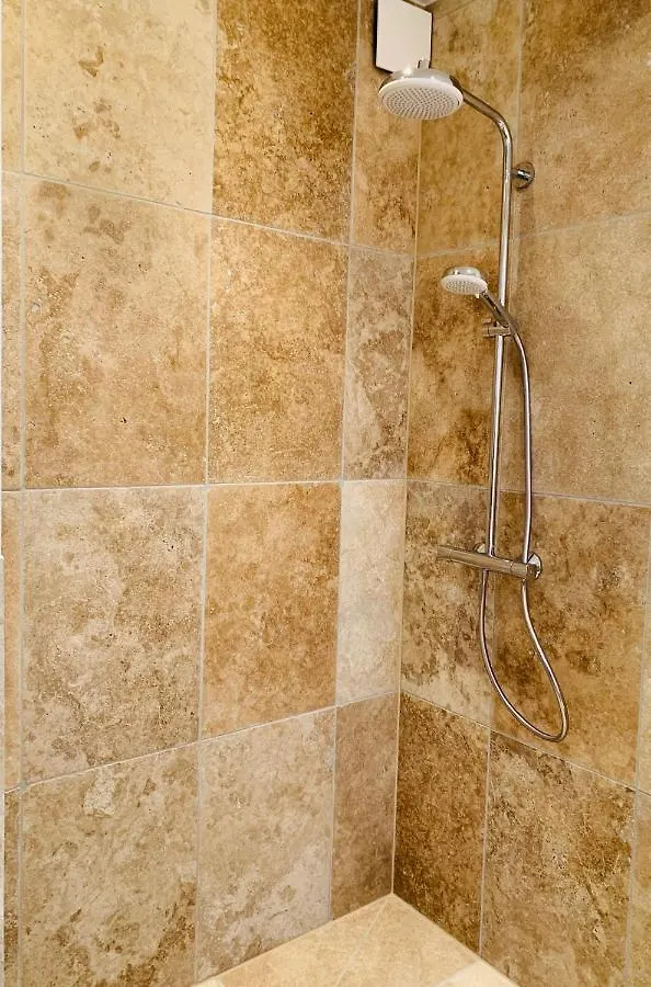 Maison سان تروبيه 0*, سان تروبيه فرنسا